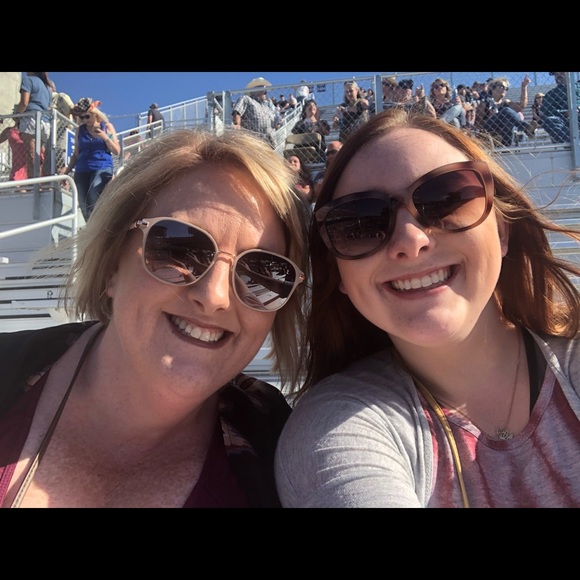 Meet your Posher, Kim - Picture 1 of 1